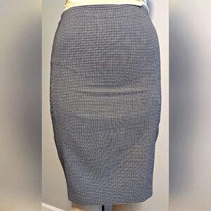 The Limited Pencil skirt, Black/White, Sz. 4, 23.5" length